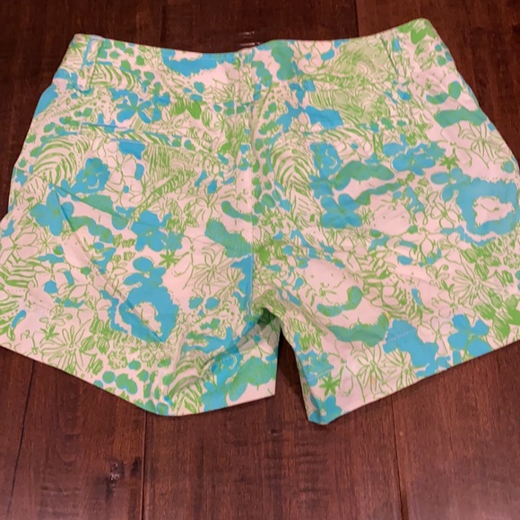 Lilly Pullitzer Summer Shorts - Picture 2 of 3